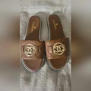 CHANEL SLIDES